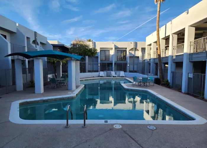 Hotel Palmas Airport Drexel Heights